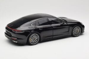 Porsche Panamera 971 Turbo S Schwarz Metallic Minichamps 1:18 113061076 Druckguss — Bild 3 von 8