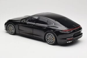 Porsche Panamera 971 Turbo S Schwarz Metallic Minichamps 1:18 113061076 Druckguss — Bild 7 von 8