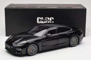 Porsche Panamera 971 Turbo S Schwarz Metallic Minichamps 1:18 113061076 Druckguss — Bild 8 von 8