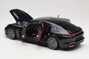 Porsche Panamera 971 Turbo S Blau Metallic Minichamps 1:18 113061075 Druckguss — Bild 5 von 8