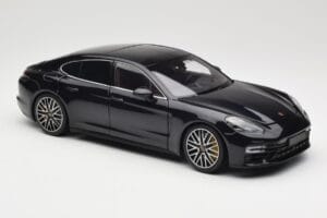 Porsche Panamera 971 Turbo S Blau Metallic Minichamps 1:18 113061075 Druckguss — Bild 6 von 8