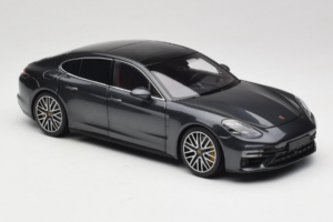 Porsche Panamera 971 Turbo S Grey Metallic Minichamps 1:18 113061073 Druckguss — Bild 6 von 8