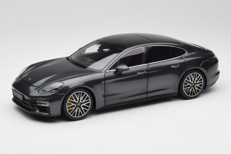 Porsche Panamera 971 Turbo S Grey Metallic Minichamps 1:18 113061073 Druckguss