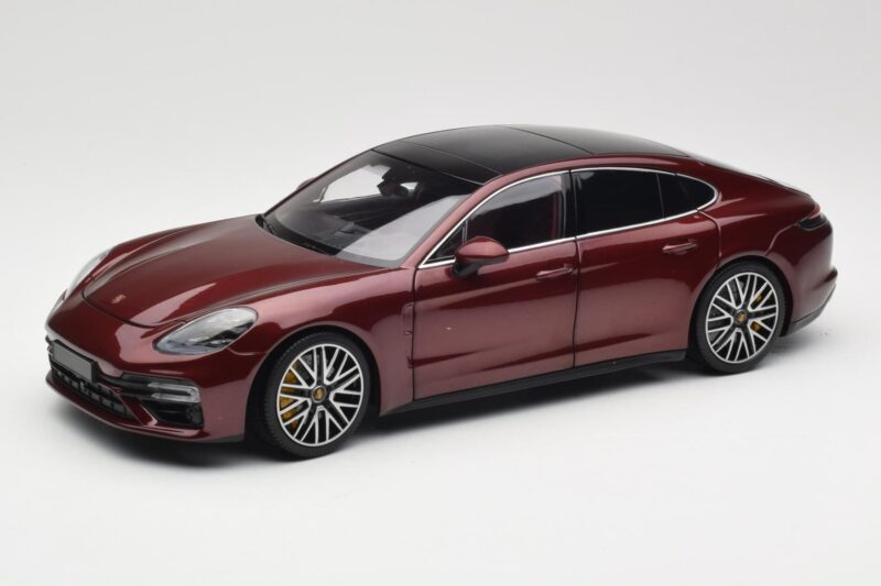 Porsche Panamera 971 Turbo S Rot Metallic Minichamps 1:18 113061077 Druckguss
