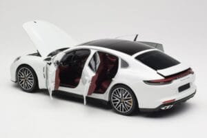 Porsche Panamera 971 Turbo S Weiß Metallic Minichamps 1:18 113061074 Druckguss — Bild 5 von 8