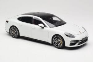 Porsche Panamera 971 Turbo S Weiß Metallic Minichamps 1:18 113061074 Druckguss — Bild 6 von 8