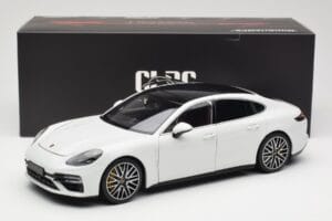 Porsche Panamera 971 Turbo S Weiß Metallic Minichamps 1:18 113061074 Druckguss — Bild 8 von 8
