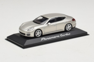 Porsche Panamera 970 Turbo Silber Minichamps 1:43 WAP02000519 Druckguss — Bild 2 von 5