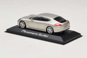 Porsche Panamera 970 Turbo Silber Minichamps 1:43 WAP02000519 Druckguss — Bild 3 von 5