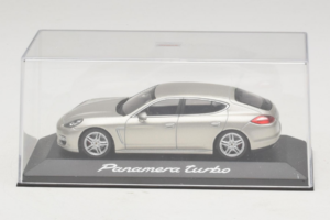 Porsche Panamera 970 Turbo Silber Minichamps 1:43 WAP02000519 Druckguss — Bild 4 von 5