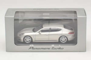 Porsche Panamera 970 Turbo Silber Minichamps 1:43 WAP02000519 Druckguss — Bild 5 von 5