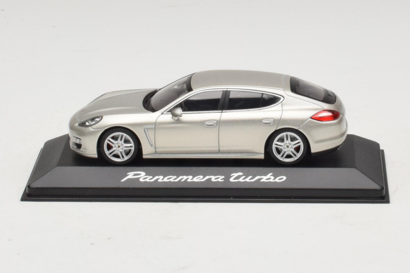 Porsche Panamera 970 Turbo Silber Minichamps 1:43 WAP02000519 Druckguss