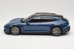 Porsche Taycan J1 Turbo S Cross Turismo Blau Minichamps 1:18 155069301 Druckguss — Bild 3 von 6