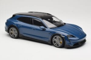 Porsche Taycan J1 Turbo S Cross Turismo Blau Minichamps 1:18 155069301 Druckguss — Bild 4 von 6