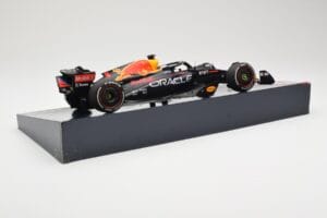 Red Bull Racing RB18 #1 M. Verstappen Winner Austin GP 2022 Minichamps 1:18 113222901 Druckguss — Bild 3 von 6