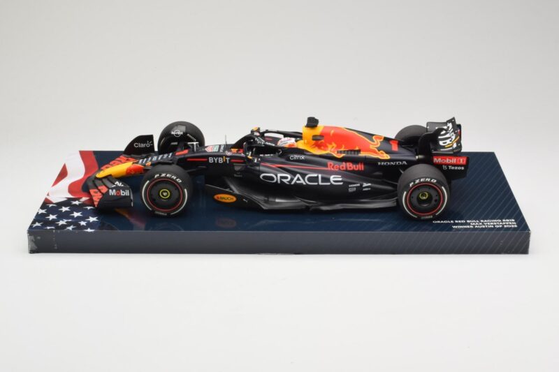 Red Bull Racing RB18 #1 M. Verstappen Winner Austin GP 2022 Minichamps 1:18 113222901 Druckguss