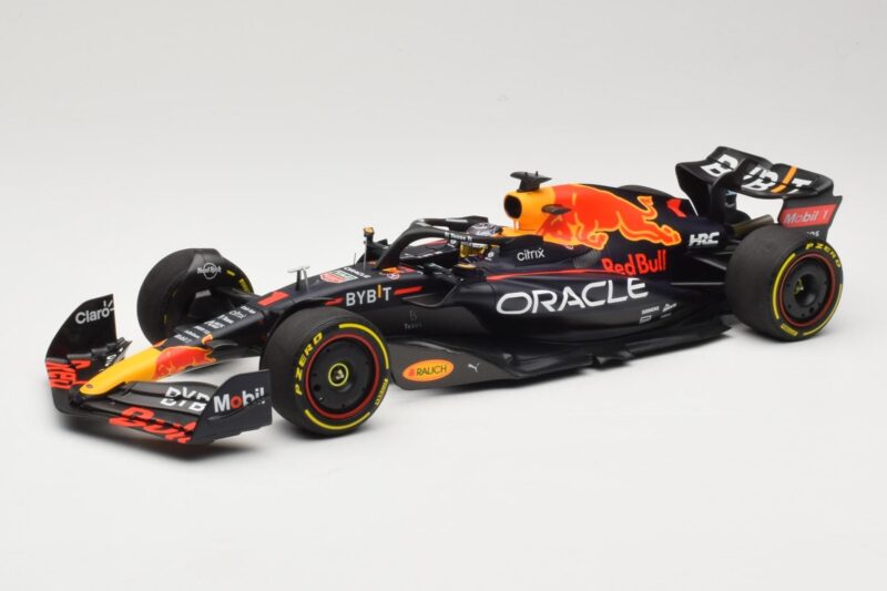 Red Bull Racing RB18 #1 M. Verstappen Winner Miami GP 2022 Minichamps 1:18 110220501 Druckguss