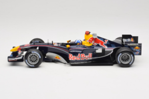 Red Bull RB1 Cosworth #14 D. Coulthard Red Bull Racing Showcar 2005 Minichamps 1:18 100050084 Druckguss — Bild 3 von 7