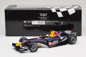 Red Bull RB1 Cosworth #15 C. Klien Red Bull Racing Showcar 2005 Minichamps 1:18 100050085 Druckguss — Bild 6 von 7