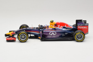 Red Bull RB10 Renault #3 D. Ricciardo Infiniti Red Bull Racing Showcar 2014 Minichamps 1:18 110140003 Druckguss — Bild 3 von 6