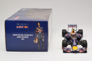 Red Bull RB10 Renault #3 D. Ricciardo Infiniti Red Bull Racing Showcar 2014 Minichamps 1:18 110140003 Druckguss — Bild 6 von 6