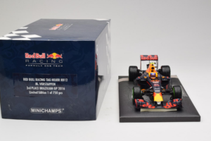 Red Bull RB12 Tag Heuer #33 M. Verstappen Red Bull Racing Showcar 2016 Minichamps 1:18 117161233 Resin — Bild 6 von 7