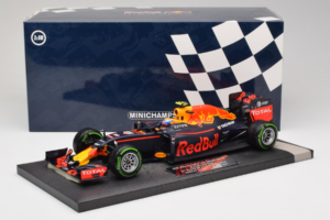 Red Bull RB12 Tag Heuer #33 M. Verstappen Red Bull Racing Showcar 2016 Minichamps 1:18 117161233 Resin — Bild 7 von 7
