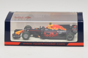 Red Bull RB13 Tag Heuer #33 M. Verstappen 3rd Chinese Grand Prix 2017 Spark 1:43 S5037 Resin — Bild 4 von 4