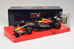 Red Bull RB18 #1 M. Verstappen Oracle Red Bull Racing Japanese Grand Prix Winner World Champion 2022 Minichamps 1:18 11322280 — Bild 7 von 7