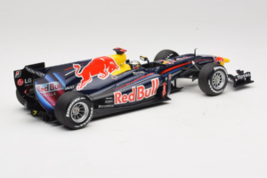 Red Bull RB6 Renault #5 S. Vettel Red Bull Racing Brazilian Grand Prix Winner 2010 Minichamps 1:18 110100205 Druckguss — Bild 2 von 7