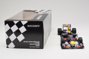 Red Bull RB6 Renault #5 S. Vettel Red Bull Racing Brazilian Grand Prix Winner 2010 Minichamps 1:18 110100205 Druckguss — Bild 7 von 7