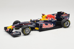 Red Bull RB7 Renault #1 S. Vettel Red Bull Racing Showcar 2011 Minichamps 1:18 110110071-1 Druckguss