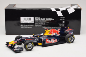 Red Bull RB7 Renault #1 S. Vettel Red Bull Racing Showcar 2011 Minichamps 1:18 110110071-1 Druckguss — Bild 6 von 7
