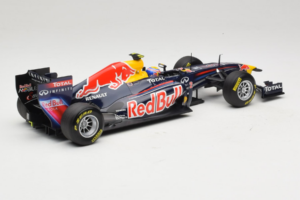 Red Bull RB7 Renault #2 M. Webber Red Bull Racing Showcar 2011 Minichamps 1:18 110110002 Druckguss — Bild 2 von 7