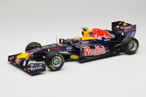 Red Bull RB7 Renault #2 M. Webber Red Bull Racing Showcar 2011 Minichamps 1:18 110110002 Druckguss