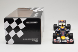 Red Bull RB7 Renault #2 M. Webber Red Bull Racing Showcar 2011 Minichamps 1:18 110110002 Druckguss — Bild 7 von 7