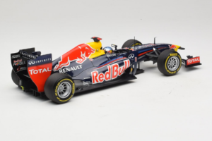Red Bull RB8 Renault #1 S. Vettel Red Bull Racing Showcar 2012 Minichamps 1:18 110120071 Druckguss — Bild 2 von 7