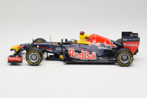 Red Bull RB8 Renault #1 S. Vettel Red Bull Racing Showcar 2012 Minichamps 1:18 110120071 Druckguss — Bild 3 von 7