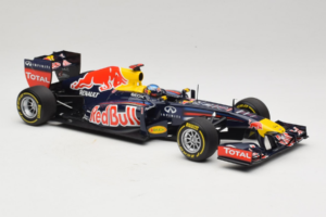 Red Bull RB8 Renault #1 S. Vettel Red Bull Racing Showcar 2012 Minichamps 1:18 110120071 Druckguss — Bild 4 von 7