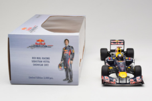 Red Bull RB8 Renault #1 S. Vettel Red Bull Racing Showcar 2012 Minichamps 1:18 110120071 Druckguss — Bild 6 von 7