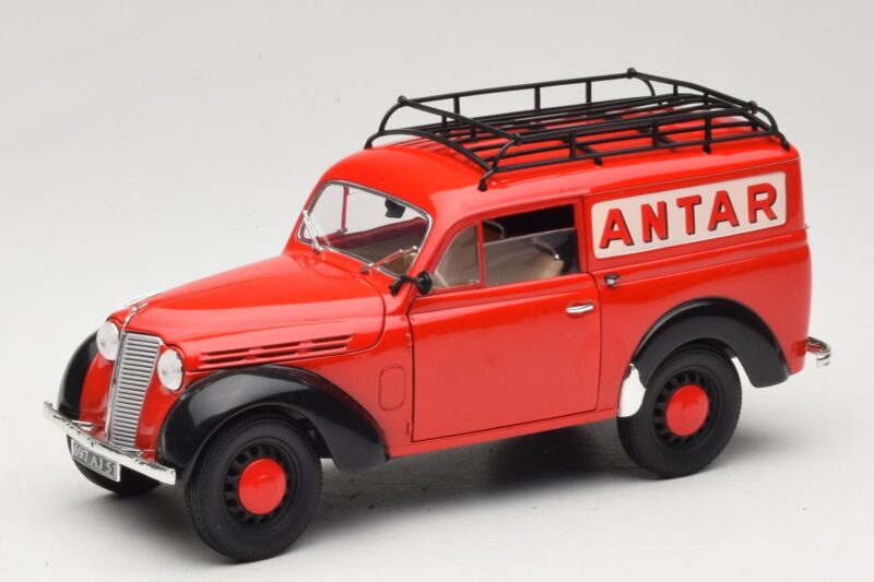 Renault Juvaquatre Utilitaire Rot Solido 1:18 8424 Druckguss