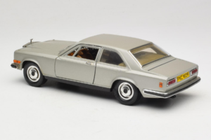 Rolls-Royce Camargue Silber Diamond Edition Bburago 1:18 3001-M3 Druckguss — Bild 7 von 8