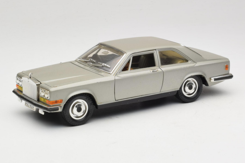 Rolls-Royce Camargue Silber Diamond Edition Bburago 1:18 3001-M3 Druckguss
