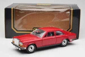 Rolls-Royce Camargue Rot Bburago 1:22 3001 Druckguss — Bild 8 von 8