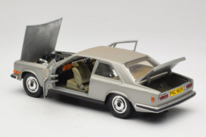 Rolls-Royce Camargue Silber Bburago 1:18 3001-M2 Druckguss — Bild 5 von 8