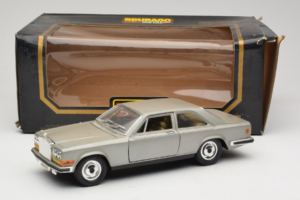 Rolls-Royce Camargue Silber Bburago 1:18 3001-M2 Druckguss — Bild 8 von 8