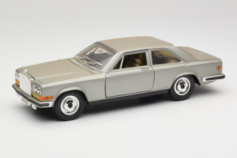 Rolls-Royce Camargue Silber Bburago 1:18 3001-M2 Druckguss