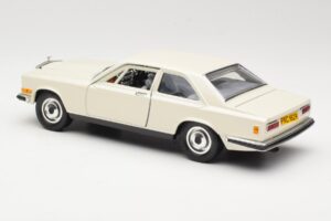 Rolls-Royce Camargue Weiß Bburago 1:22 3001-M1 Druckguss — Bild 7 von 8