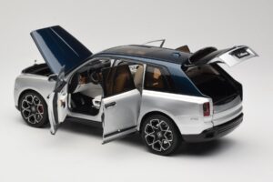 Rolls-Royce Cullinan Blau & Silber Zweifarbig OEM 1:18 028-16B Druckguss — Bild 5 von 8