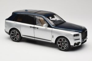 Rolls-Royce Cullinan Blau & Silber Zweifarbig OEM 1:18 028-16B Druckguss — Bild 6 von 8